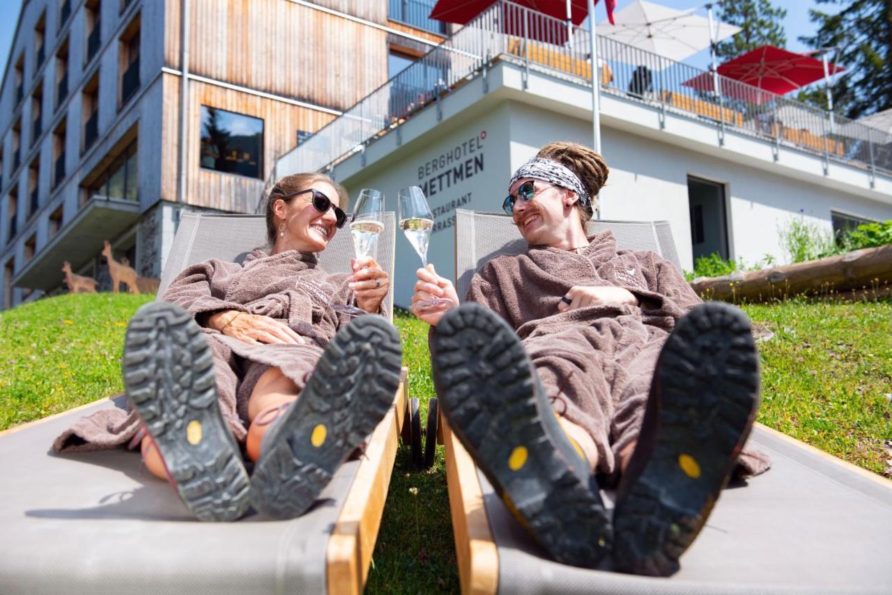 Berghotel Mettmen Schwanden  المظهر الخارجي الصورة